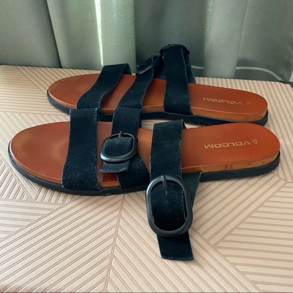 Volcom Sandals Buckle Up Buttercup Strappy Slides - Picture 8 of 13